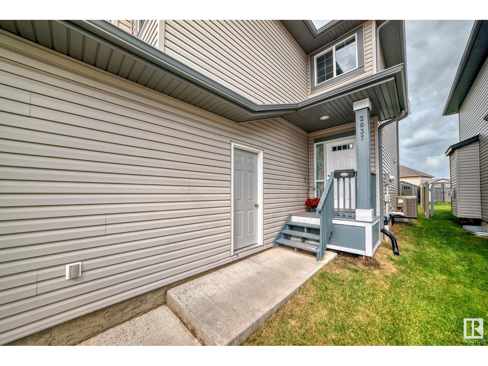 2037 33b St Nw, Edmonton, Alberta  T6T 0L3 - Photo 5 - E4396039