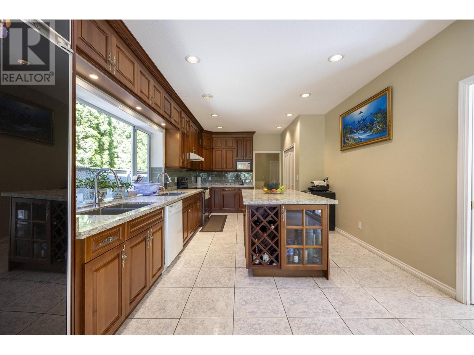 Listing Picture 9 of 11 : 7251 BRIDGE STREET, Richmond / 烈治文 - 魯藝地產 Yvonne Lu Group - MLS Medallion Club Member