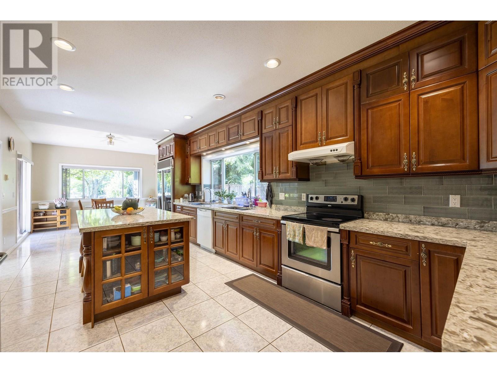 Listing Picture 7 of 11 : 7251 BRIDGE STREET, Richmond / 烈治文 - 魯藝地產 Yvonne Lu Group - MLS Medallion Club Member
