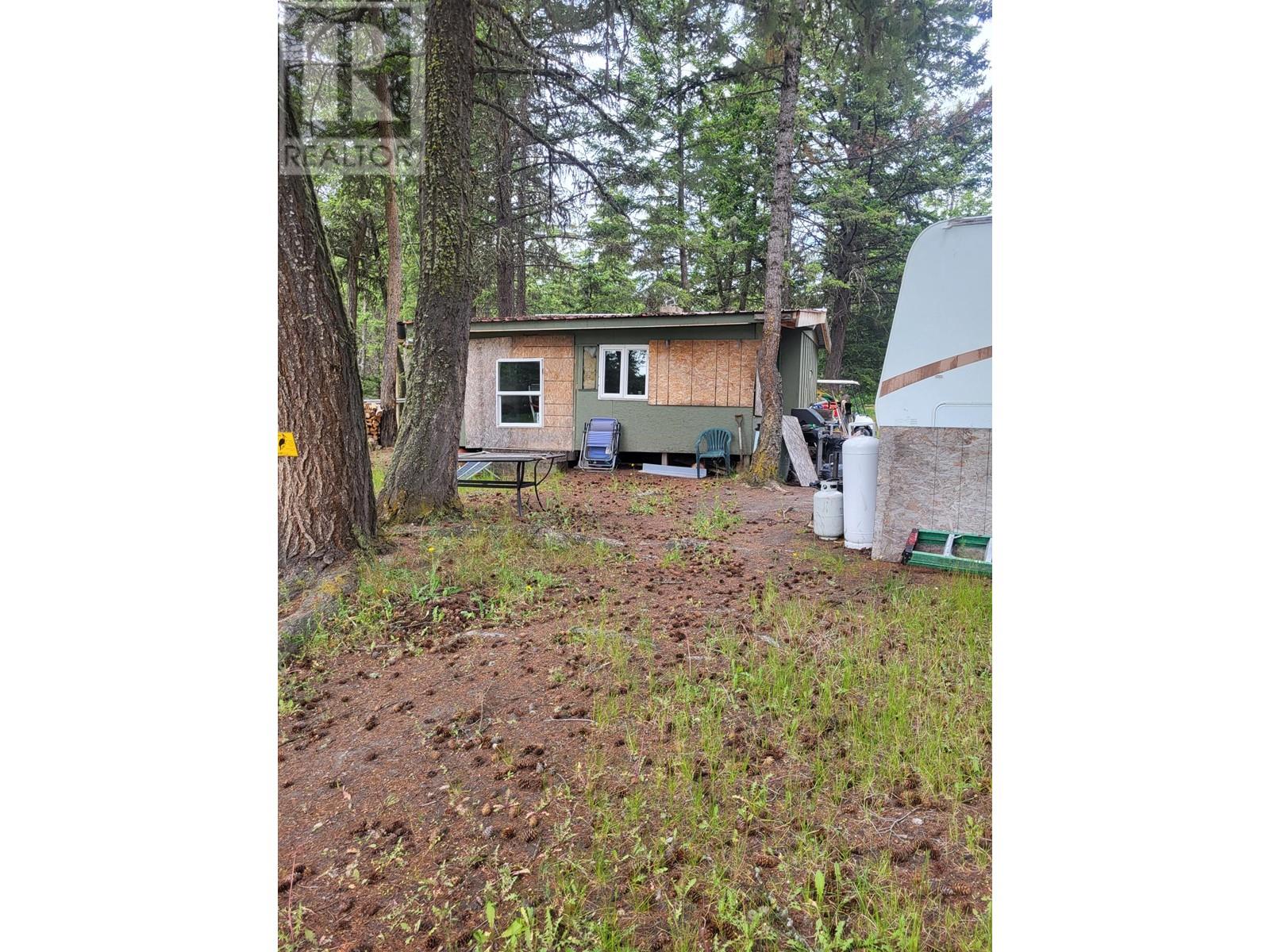 Legal Scuitto Lake, Kamloops, British Columbia   - Photo 53 - 176532