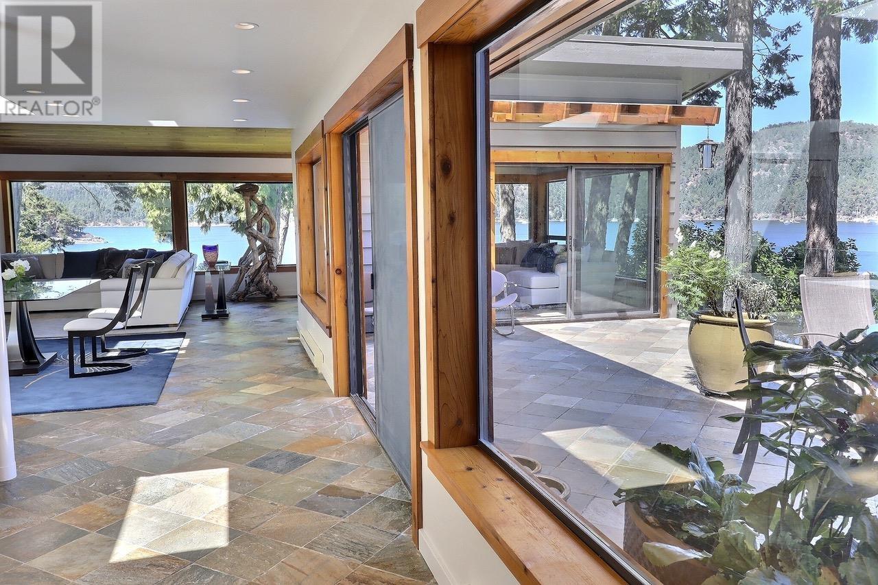 7909 Bedwell Drive, Pender Island, British Columbia  V0N 2M2 - Photo 11 - R2873589