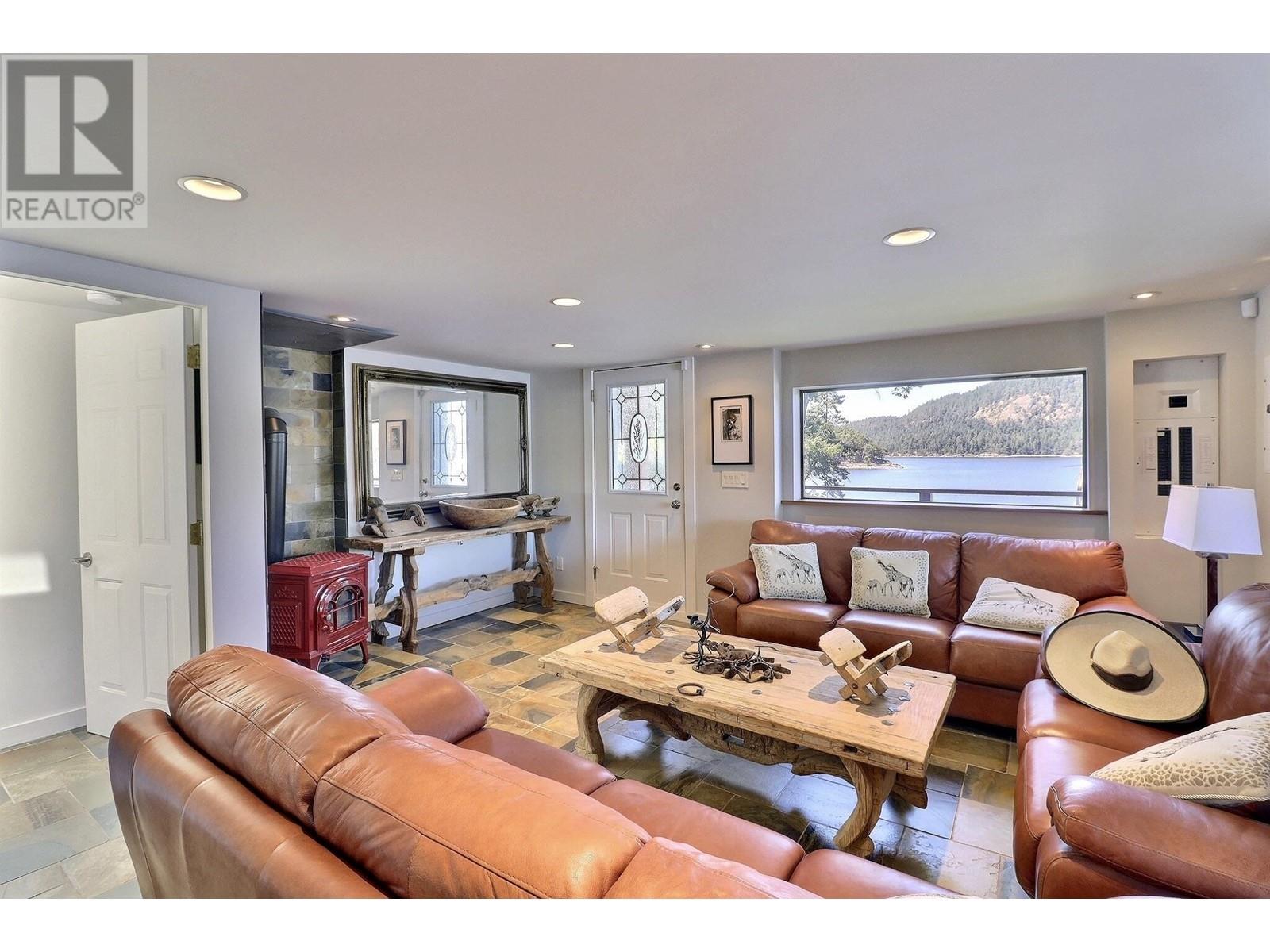 7909 Bedwell Drive, Pender Island, British Columbia  V0N 2M2 - Photo 31 - R2873589