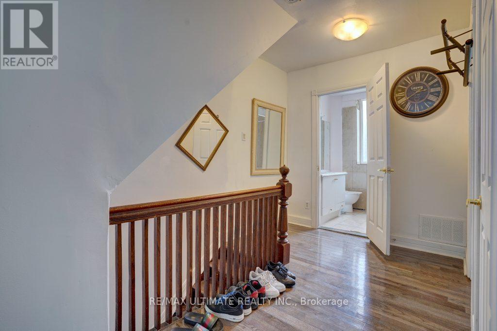 2 Dearbourne Avenue, Toronto (North Riverdale), Ontario  M4K 1M7 - Photo 7 - E9016353