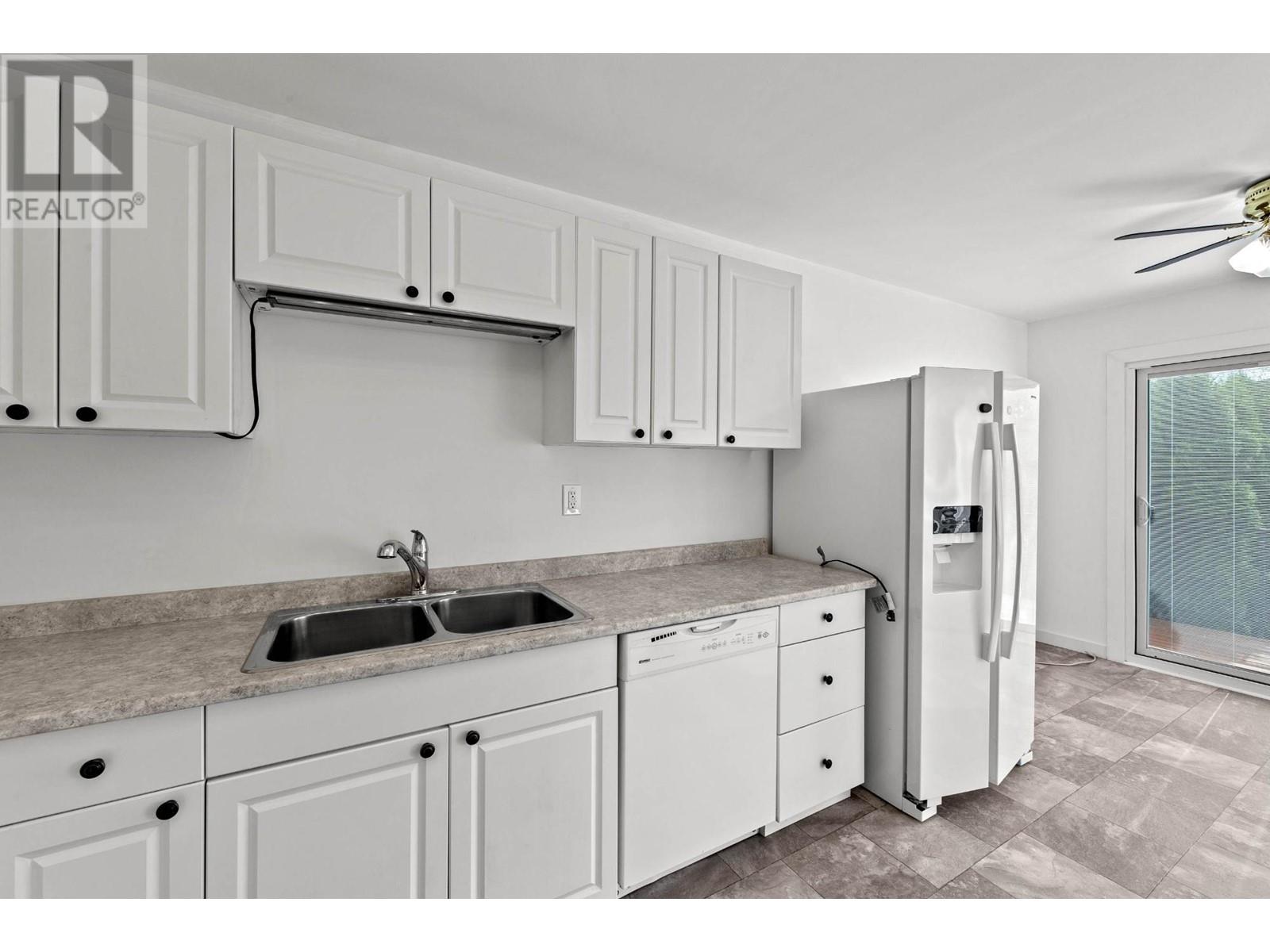 1302/1304 Sitka Street, Kamloops, British Columbia  V2B 2V9 - Photo 45 - 179725