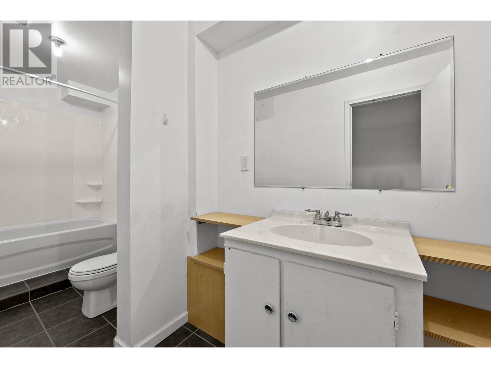 1302/1304 Sitka Street, Kamloops, British Columbia  V2B 2V9 - Photo 51 - 179725