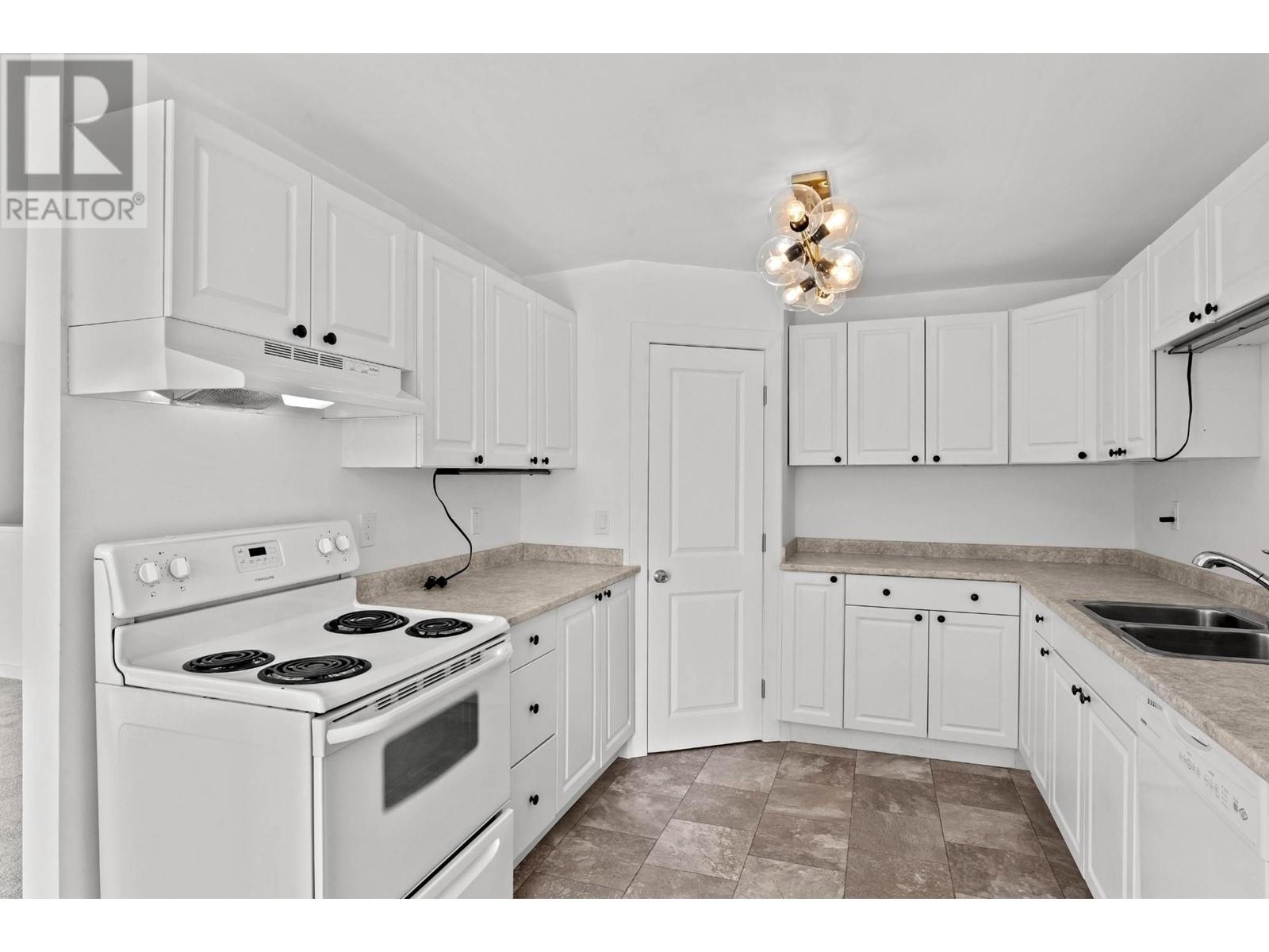 1302/1304 Sitka Street, Kamloops, British Columbia  V2B 2V9 - Photo 44 - 179725