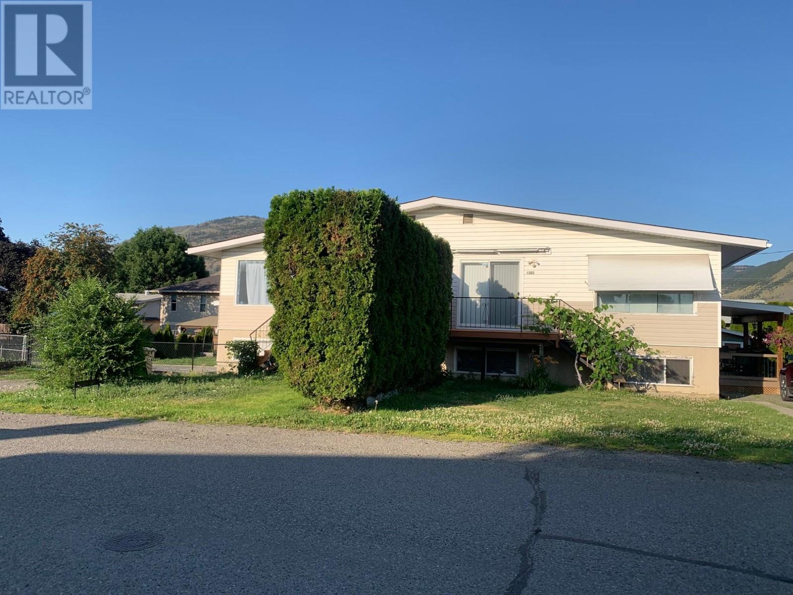 1302/1304 Sitka Street, Kamloops, British Columbia  V2B 2V9 - Photo 1 - 179725