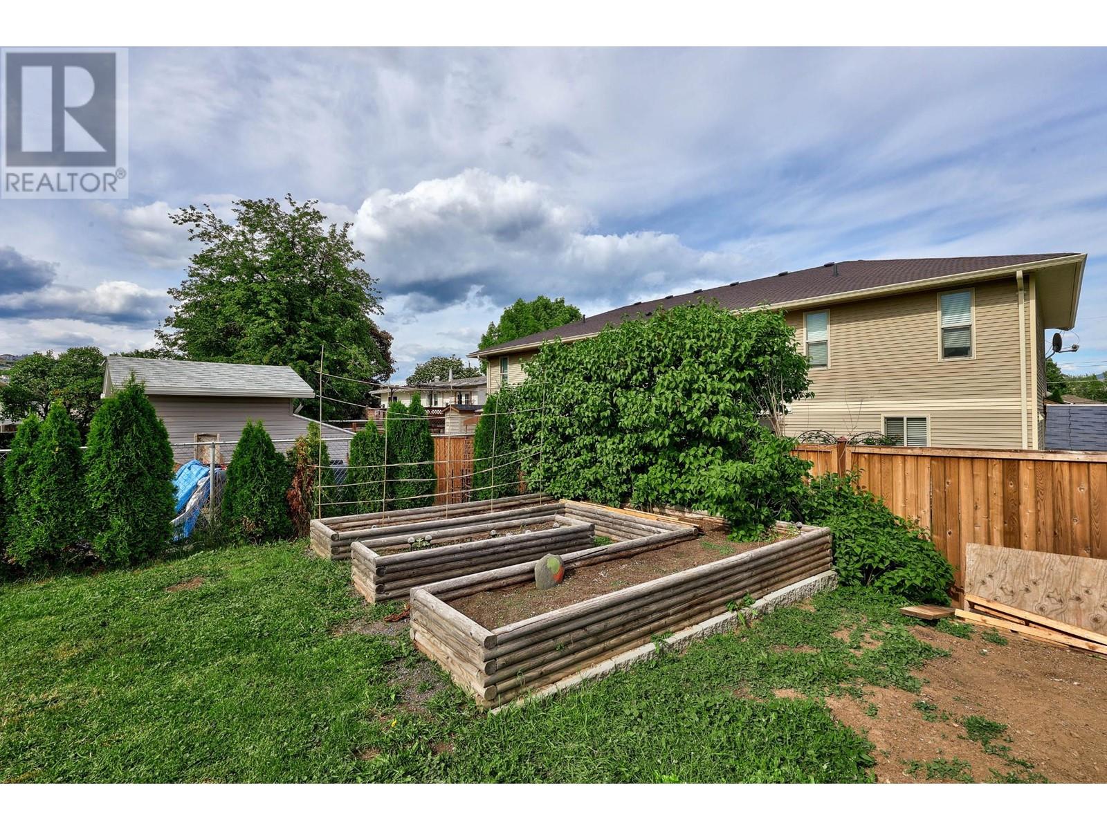 1302/1304 Sitka Street, Kamloops, British Columbia  V2B 2V9 - Photo 57 - 179725