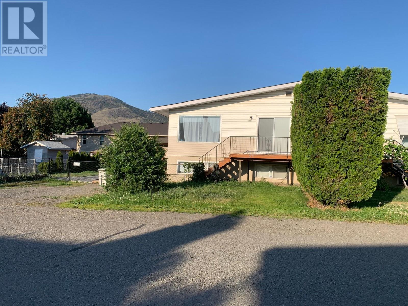 1302/1304 Sitka Street, Kamloops, British Columbia  V2B 2V9 - Photo 3 - 179725