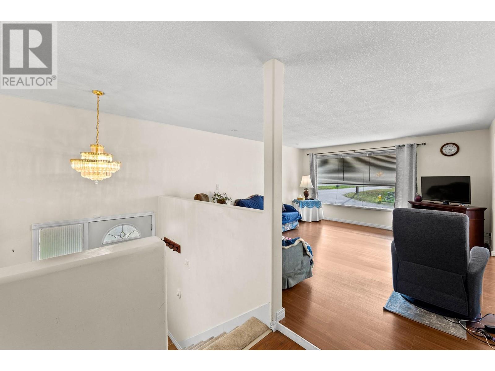 1302/1304 Sitka Street, Kamloops, British Columbia  V2B 2V9 - Photo 4 - 179725