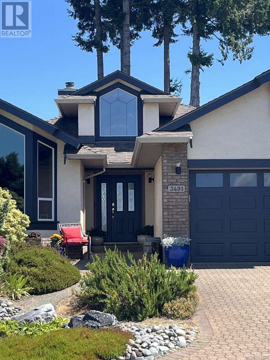 Property at 3491 Arbutus Dr S image 2