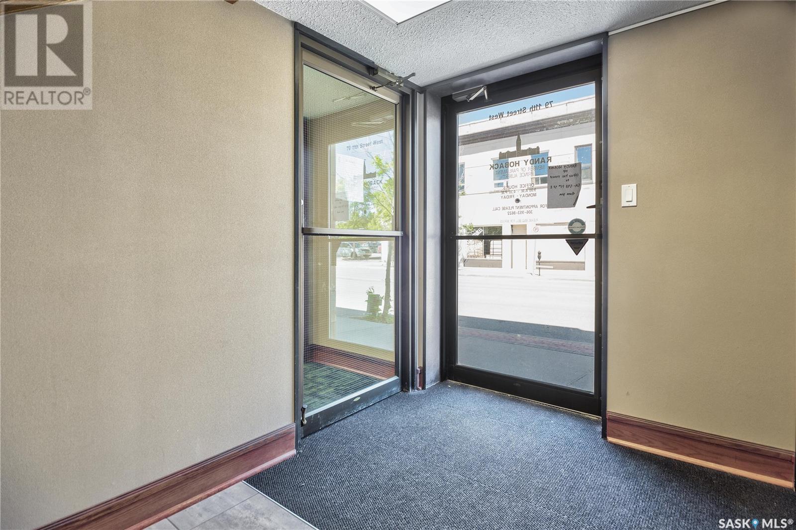 B 1102 1st Avenue W, Prince Albert, Saskatchewan  S6V 4Y6 - Photo 2 - SK976004