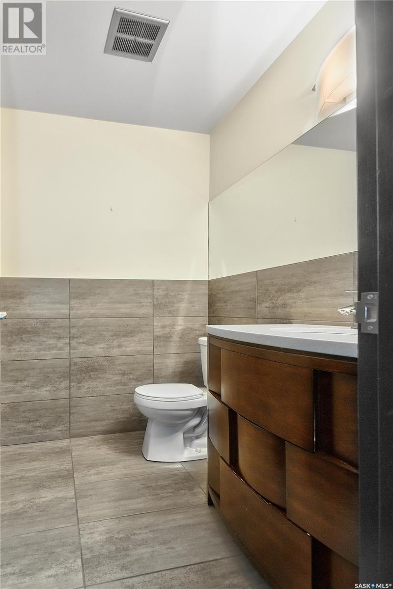 B 1102 1st Avenue W, Prince Albert, Saskatchewan  S6V 4Y6 - Photo 13 - SK976004