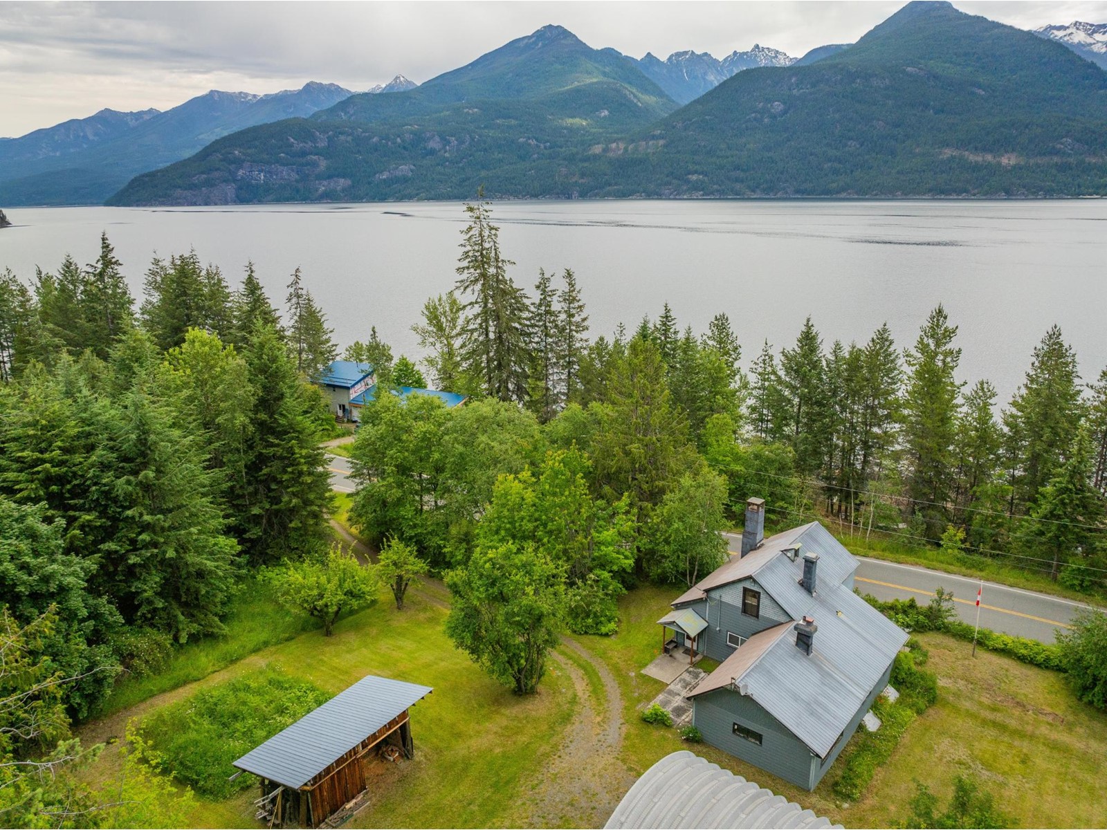 5553 Highway 31, Mirror Lake, British Columbia  V0G 1M0 - Photo 12 - 2478234