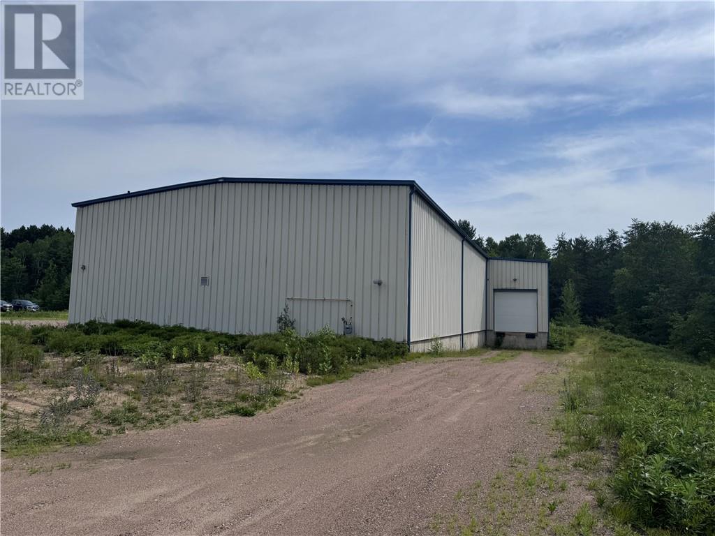 98 Industrial Avenue, Petawawa, Ontario  K8H 2W8 - Photo 4 - 1401443