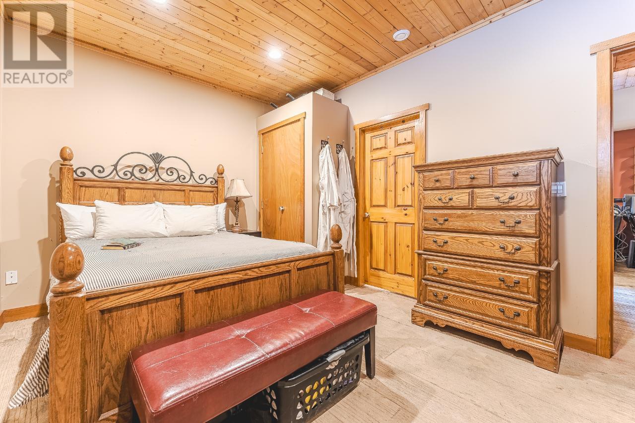 2439 Fairways Drive, Sun Peaks, British Columbia  V0E 5N0 - Photo 75 - 179733