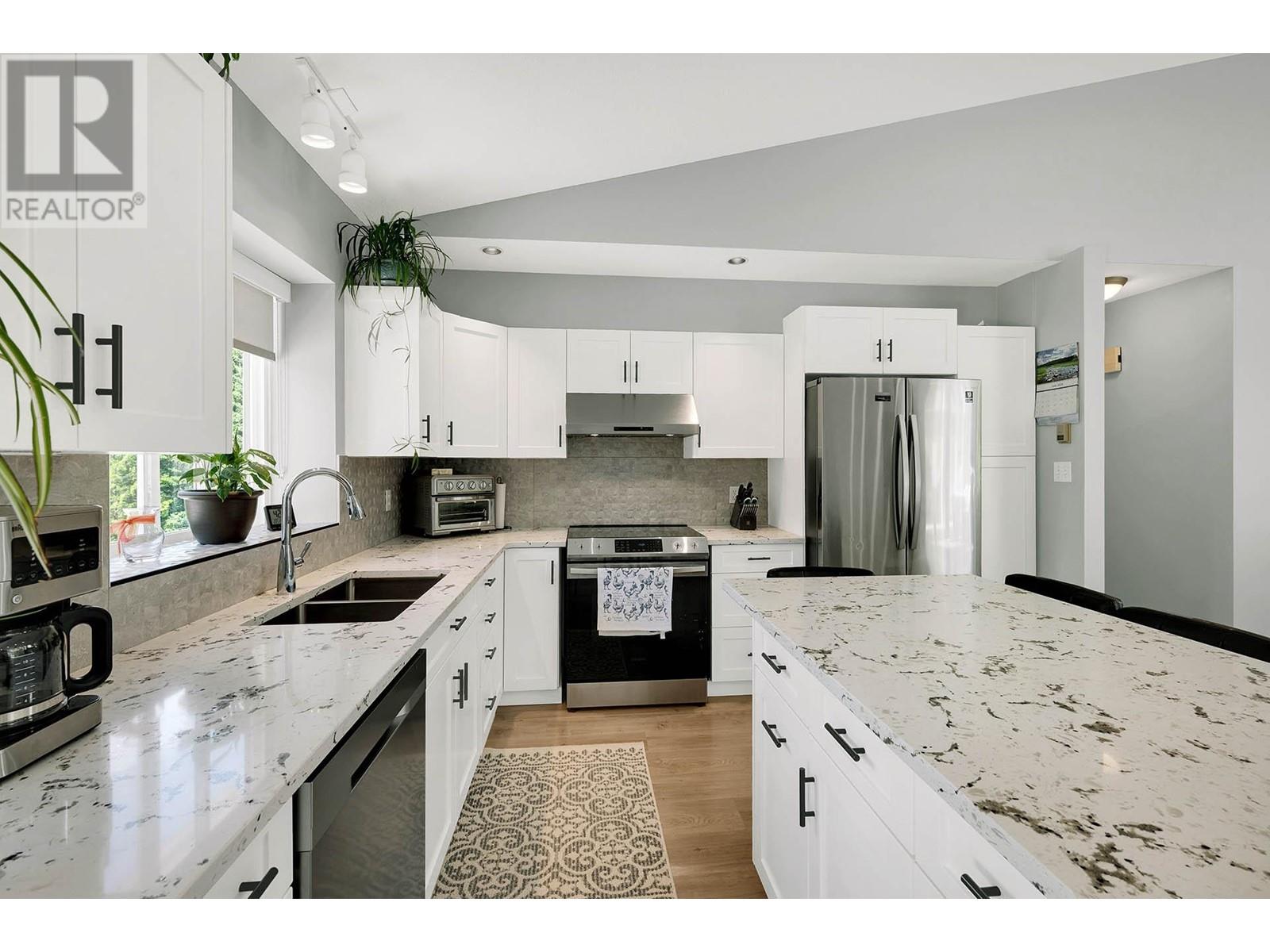 880 Heather Road, Clearwater, British Columbia  V0E 1N2 - Photo 6 - 179332