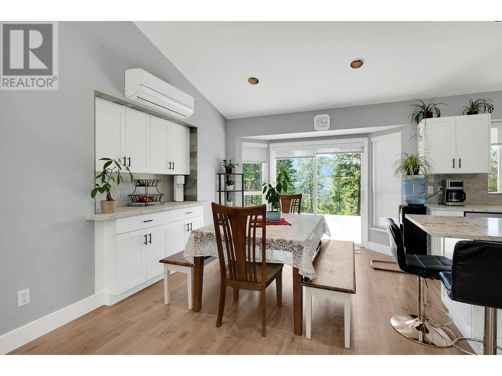 880 Heather Road, Clearwater, British Columbia  V0E 1N2 - Photo 9 - 179332