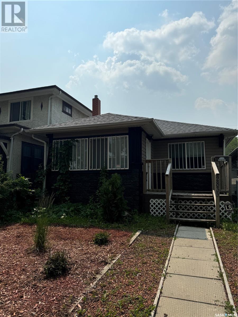 Property at 2835 DEWDNEY AVENUE image 3