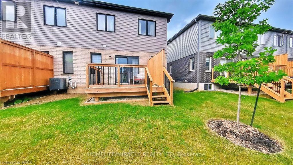 8 Pony Way, Kitchener, Ontario  N2R 1R2 - Photo 35 - 40617596