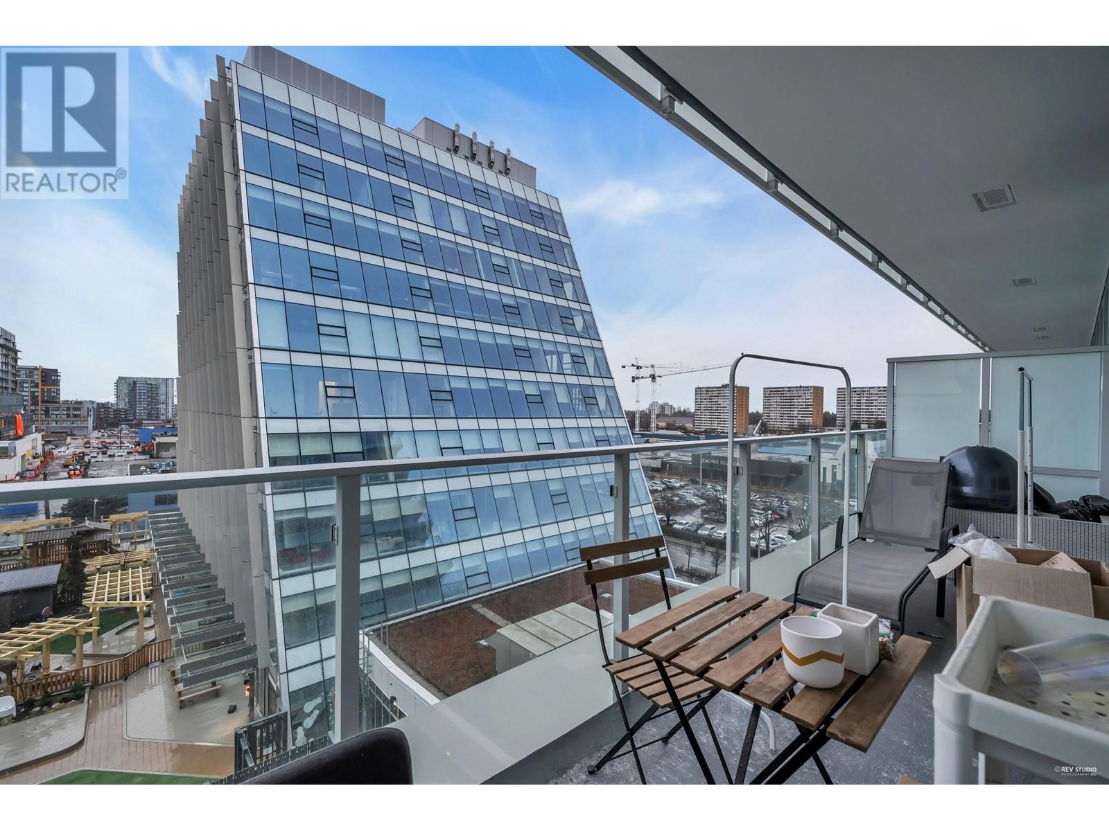Listing Picture 17 of 24 : 860 6320 NO. 3 ROAD, Richmond / 烈治文 - 魯藝地產 Yvonne Lu Group - MLS Medallion Club Member