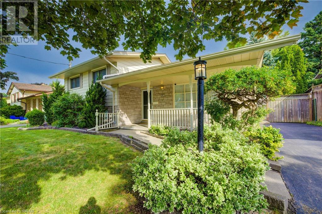 211 VILLAGE Road, kitchener, Ontario