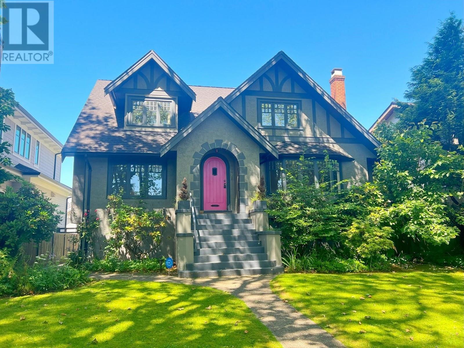 Listing Picture 2 of 22 : 3075 W 36TH AVENUE, Vancouver / 溫哥華 - 魯藝地產 Yvonne Lu Group - MLS Medallion Club Member