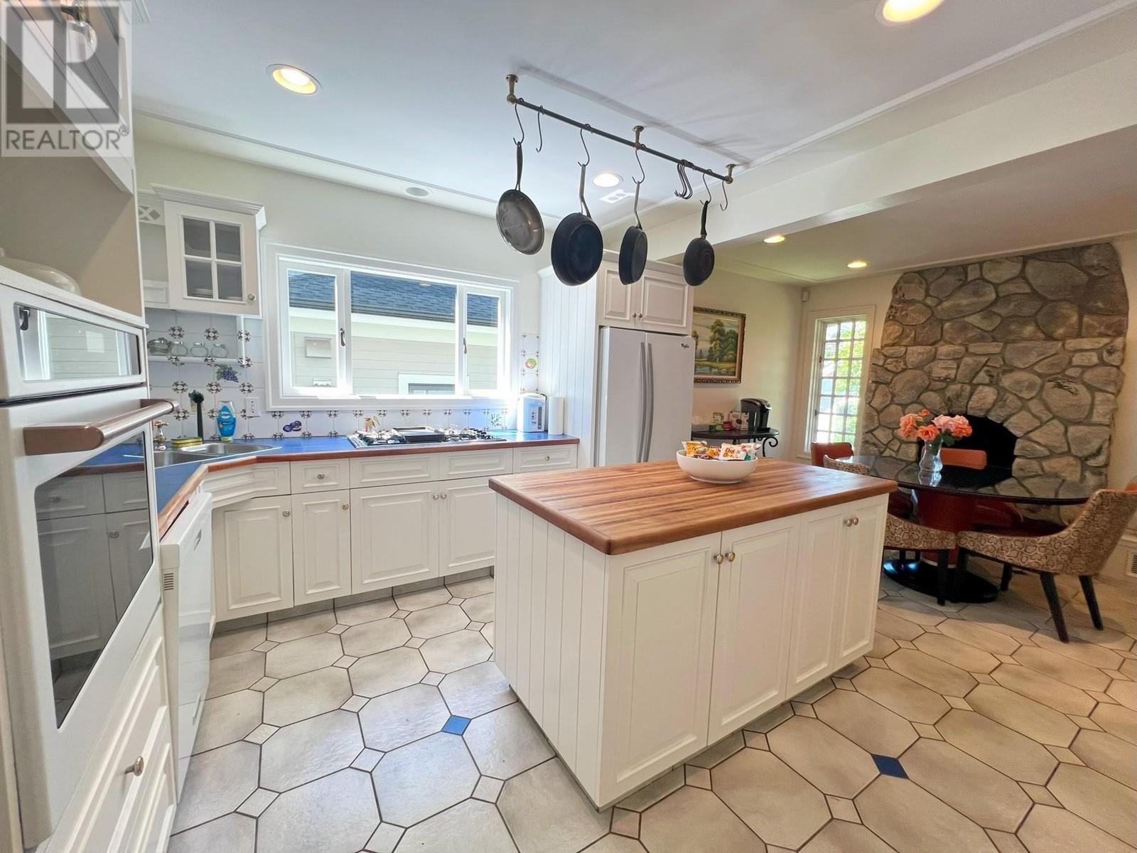 Listing Picture 7 of 22 : 3075 W 36TH AVENUE, Vancouver / 溫哥華 - 魯藝地產 Yvonne Lu Group - MLS Medallion Club Member