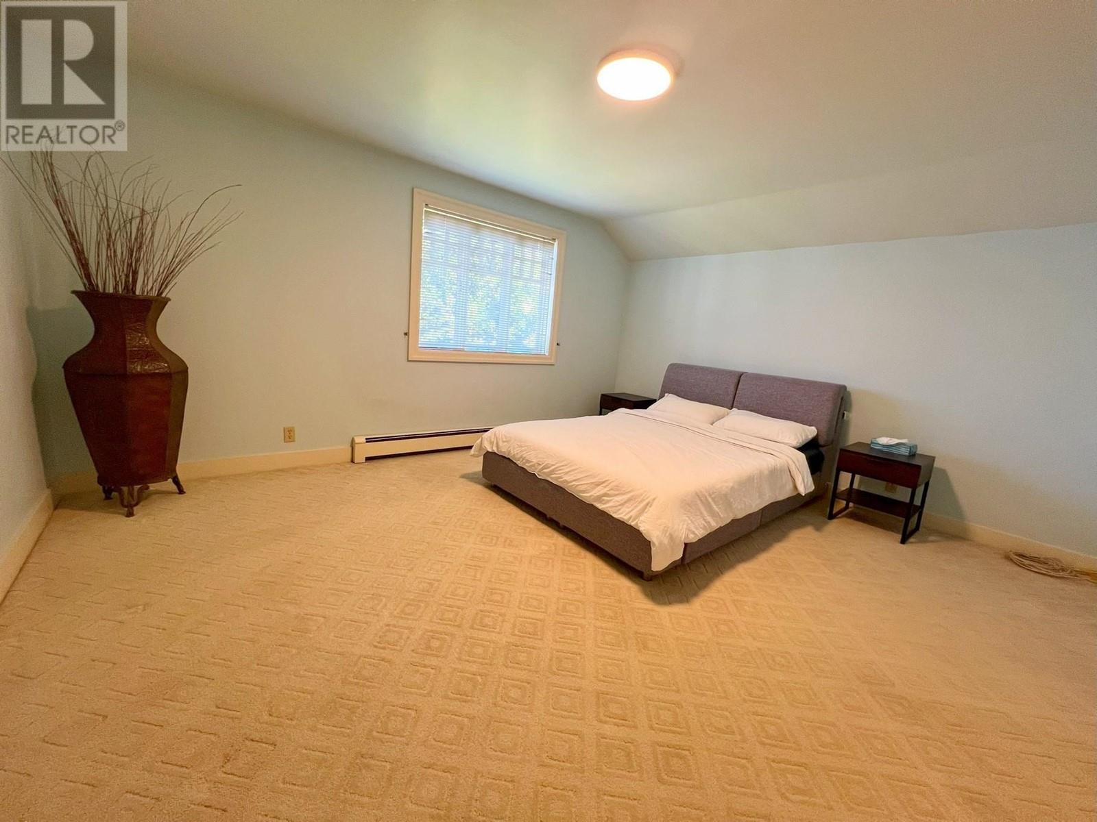 Listing Picture 19 of 22 : 3075 W 36TH AVENUE, Vancouver / 溫哥華 - 魯藝地產 Yvonne Lu Group - MLS Medallion Club Member