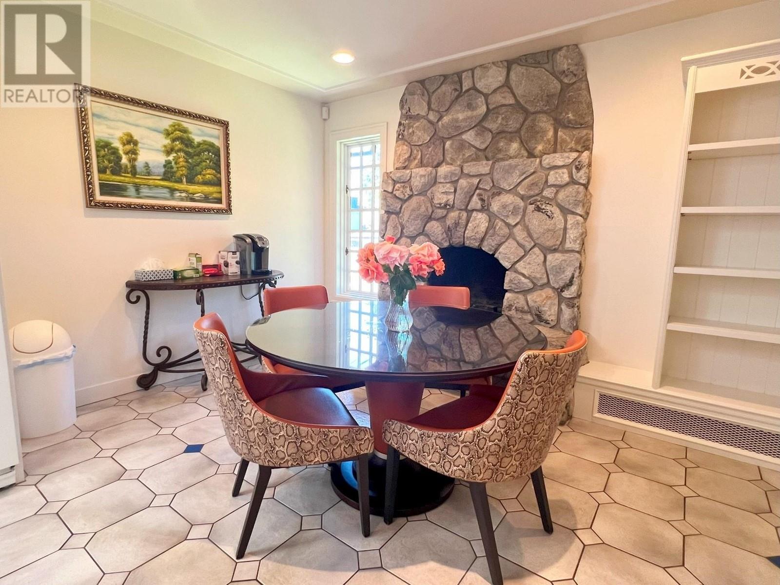 Listing Picture 6 of 22 : 3075 W 36TH AVENUE, Vancouver / 溫哥華 - 魯藝地產 Yvonne Lu Group - MLS Medallion Club Member