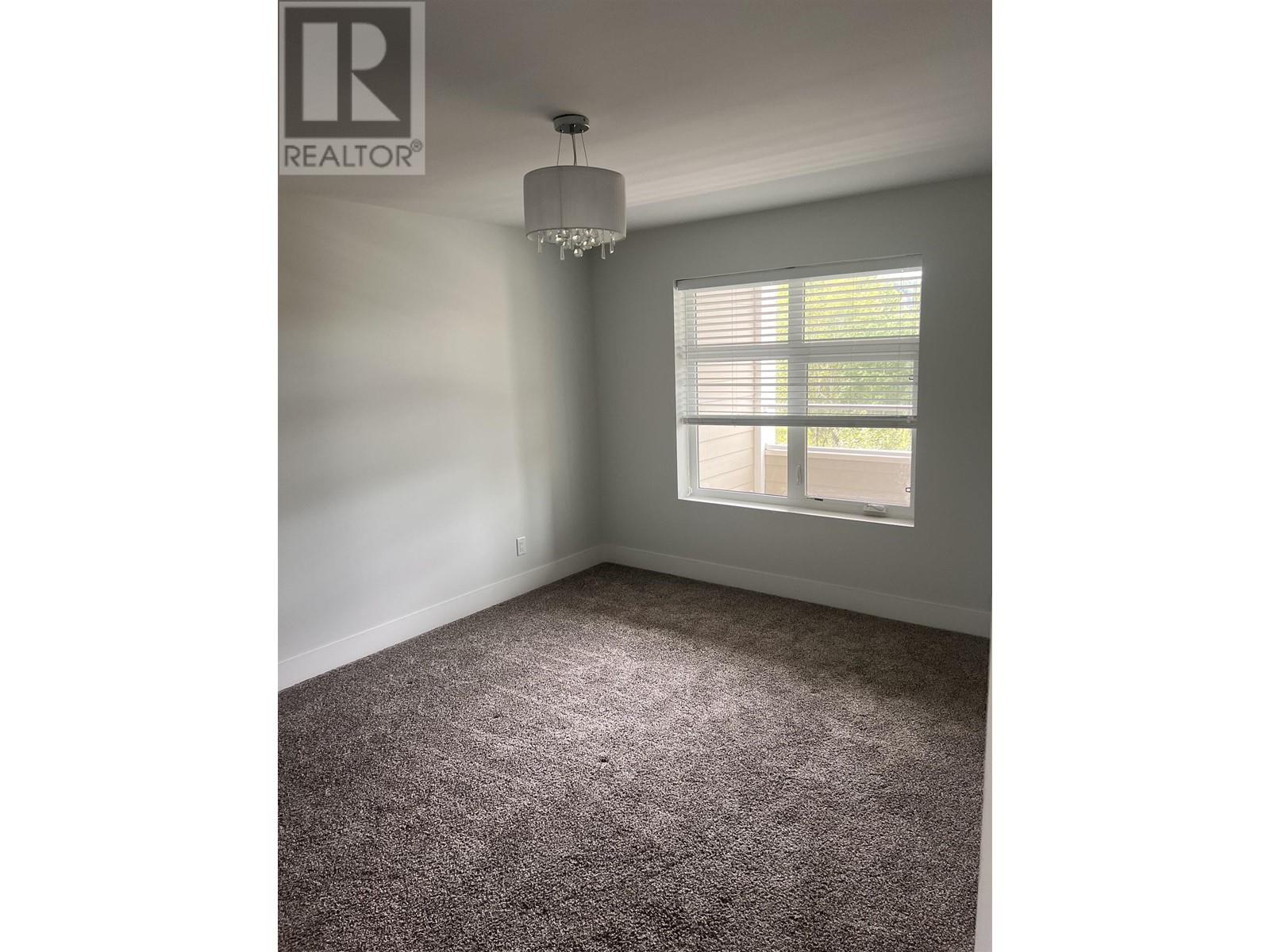 Property at 221 2055 INGLEDEW STREET image 4