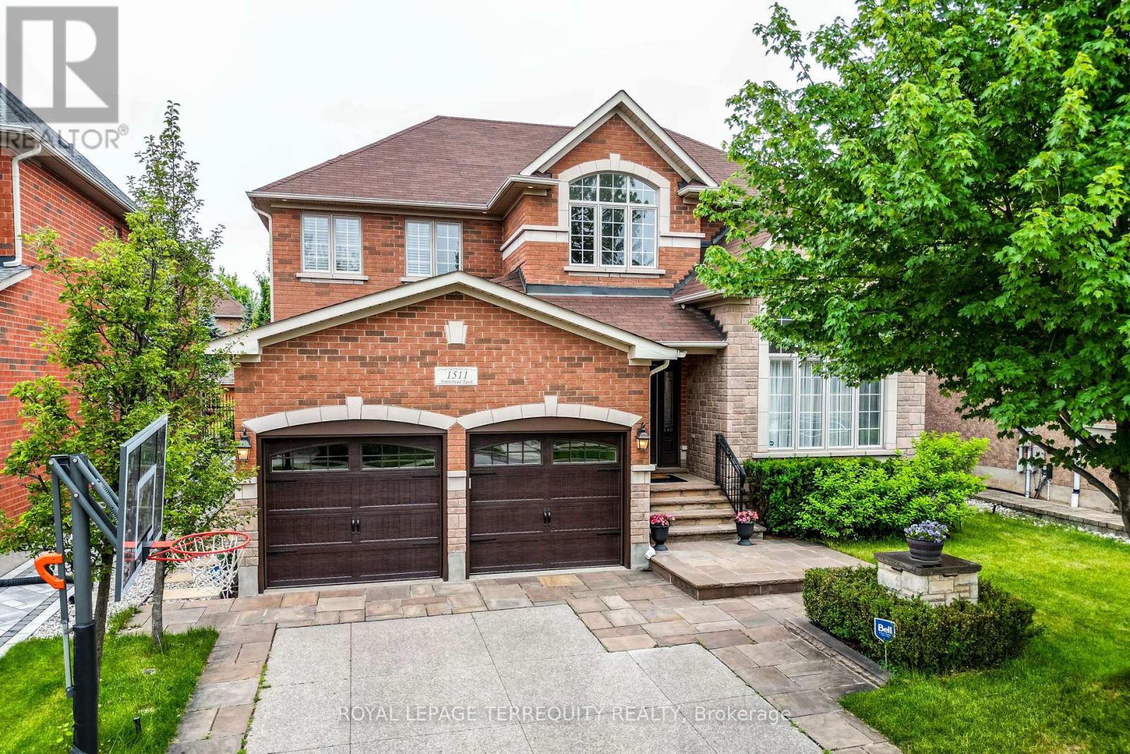 1511 Arrowhead Road, Oakville (Iroquois Ridge North), Ontario  L6H 7V6 - Photo 2 - W9017274