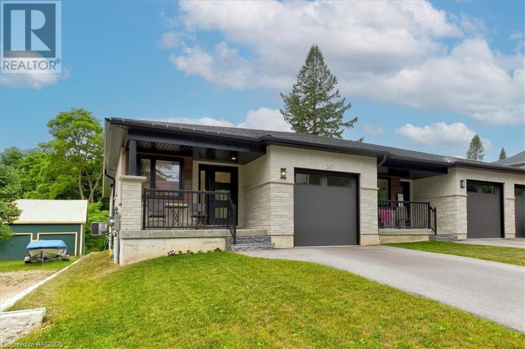 247 Fergus Street N, Mount Forest, Ontario  N0G 2L2 - Photo 1 - 40617046