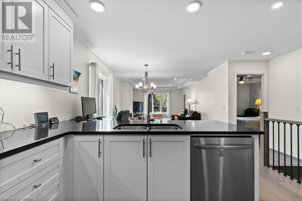247 Fergus Street N, Mount Forest, Ontario  N0G 2L2 - Photo 10 - 40617046