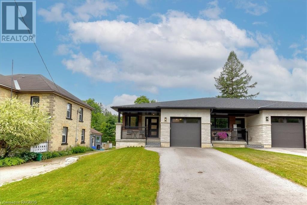 247 Fergus Street N, Mount Forest, Ontario  N0G 2L2 - Photo 2 - 40617046