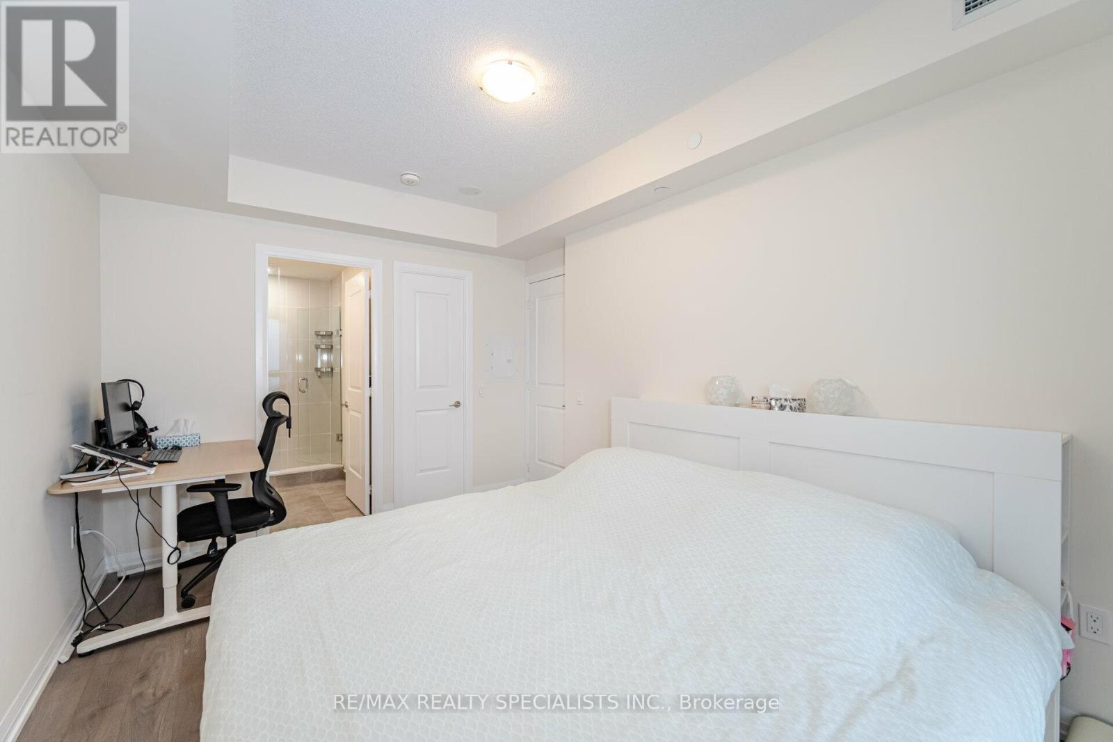 2415 - 35 Watergarden Drive, Mississauga (Hurontario), Ontario  L5R 0G8 - Photo 13 - W9019456