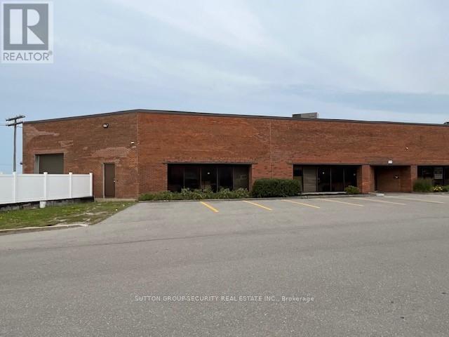 575 Fenmar Drive, Toronto (Humber Summit), Ontario  M9L 2R6 - Photo 1 - W9019458