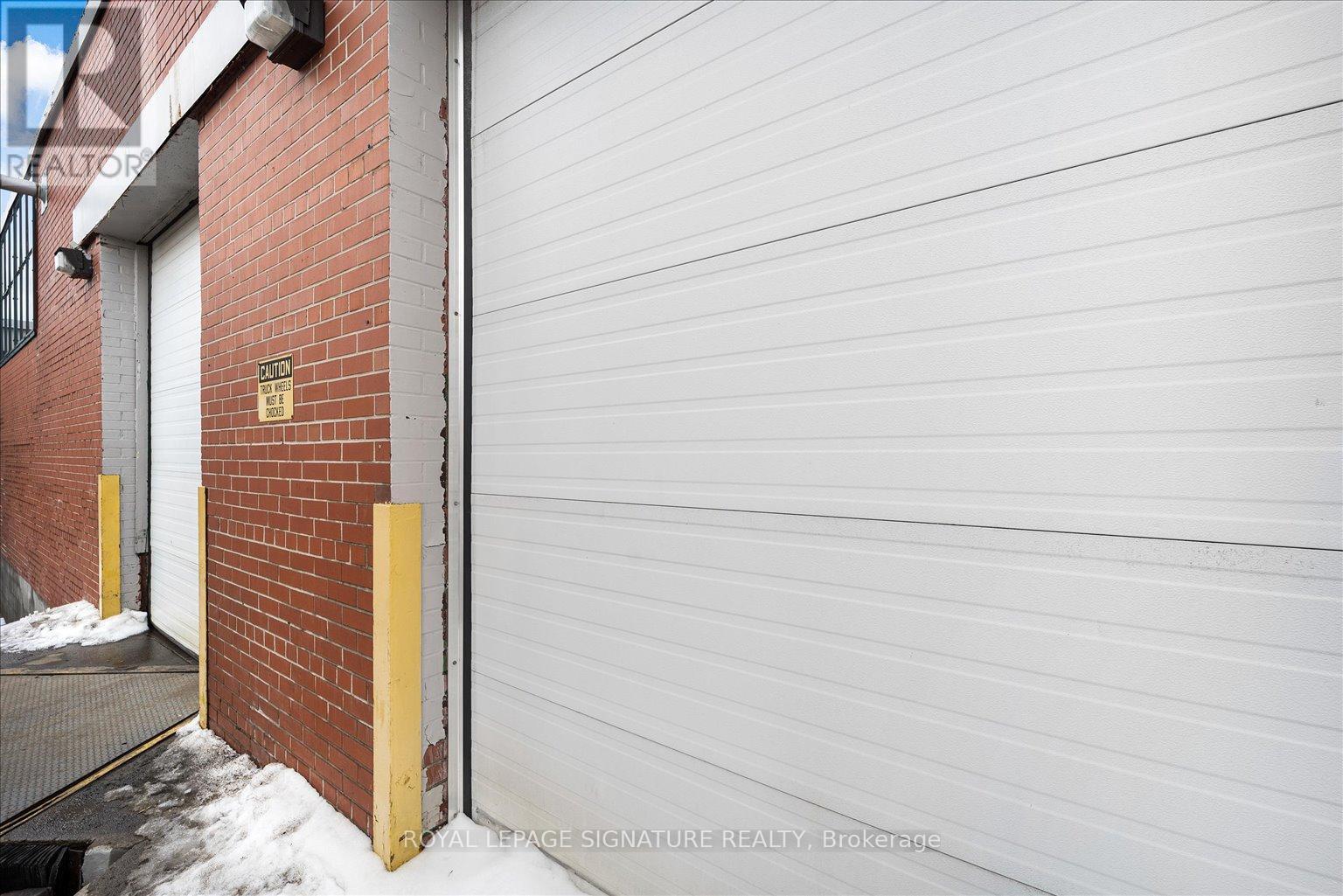 2 Bradpenn Road, Toronto (Islington-City Centre West), Ontario  M8Z 5S9 - Photo 4 - W9019835