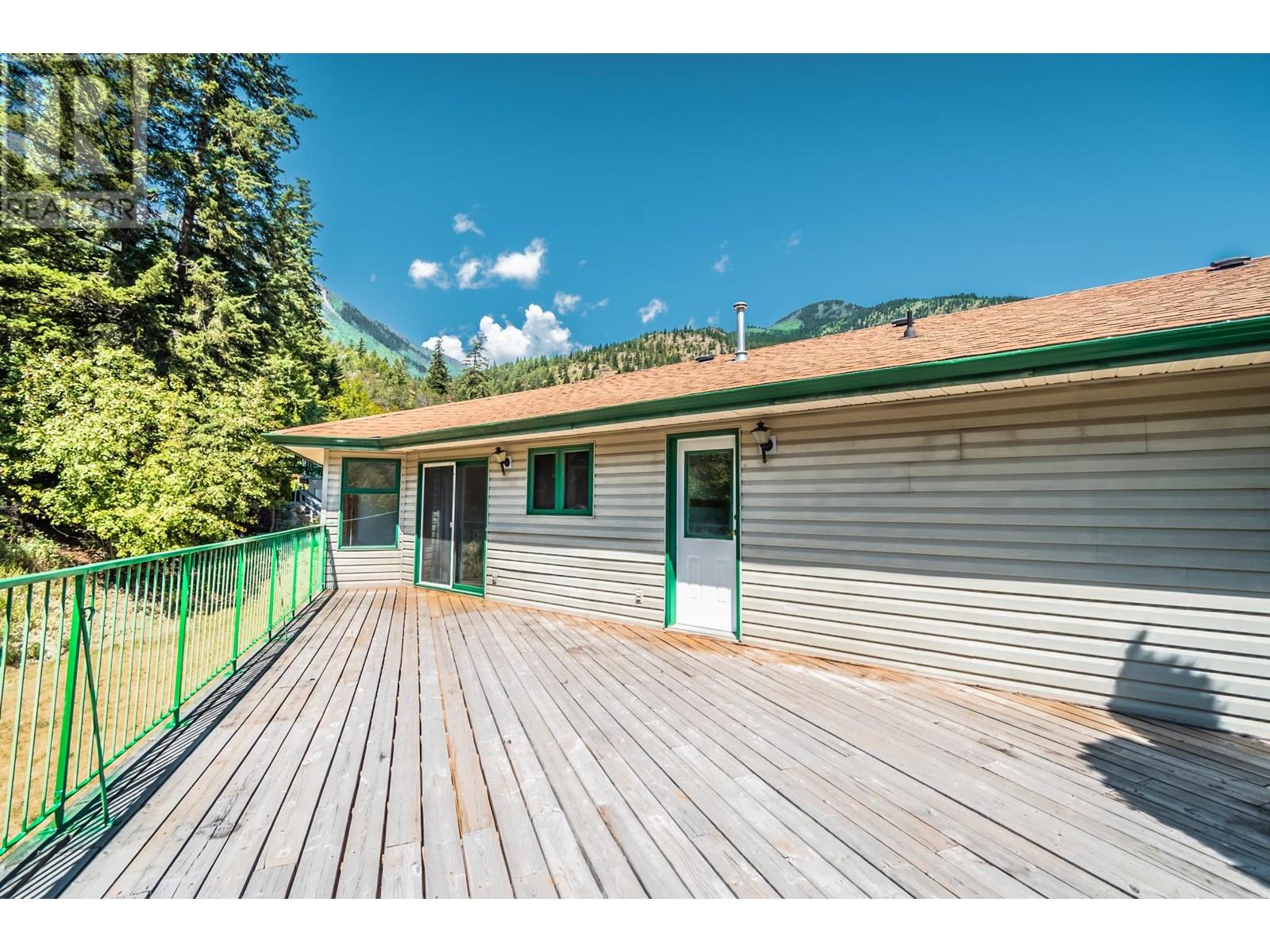 870 Eagleson Cres, Lillooet, British Columbia  V0K 1V0 - Photo 15 - 179672