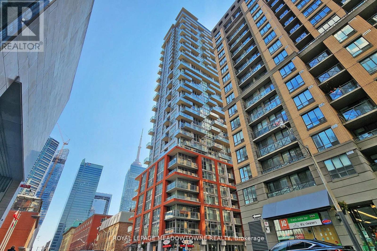 301 - 126 Simcoe Street, Toronto (Waterfront Communities), Ontario  M5H 4E6 - Photo 1 - C9023317