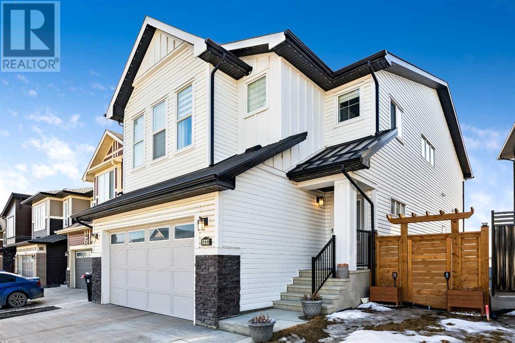 240 Lucas Crescent NW, calgary, Alberta