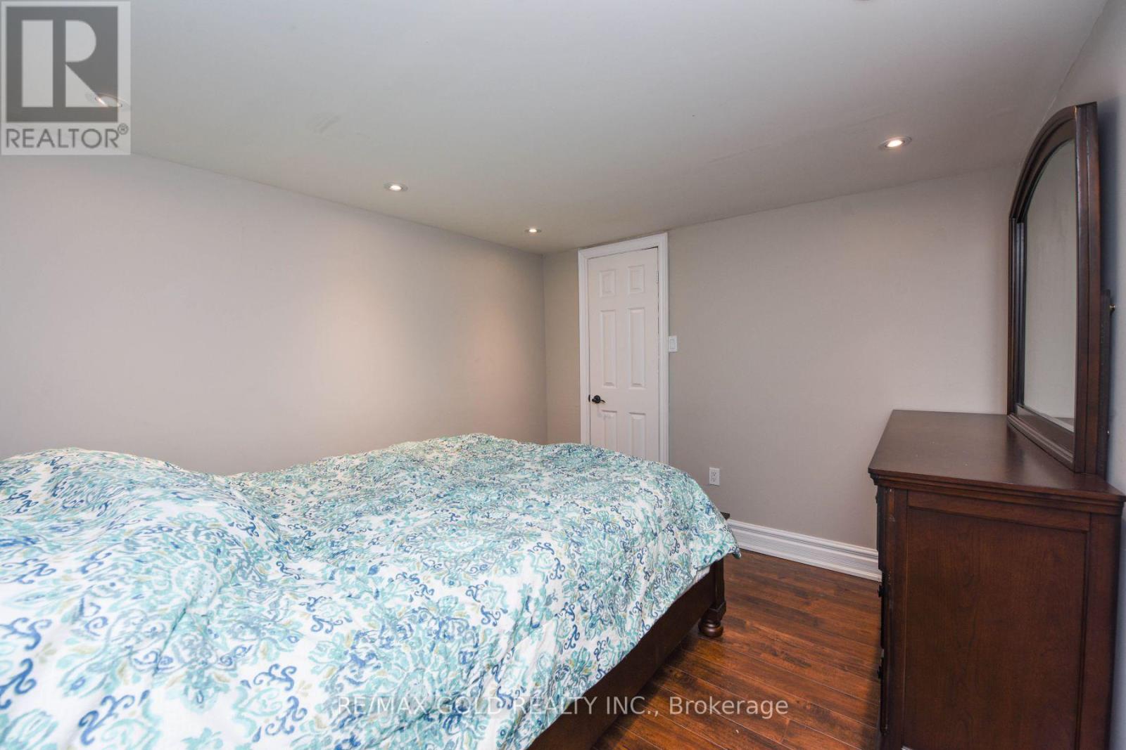 8 Drury Crescent, Brampton (Southgate), Ontario  L6T 1L2 - Photo 13 - W9030207