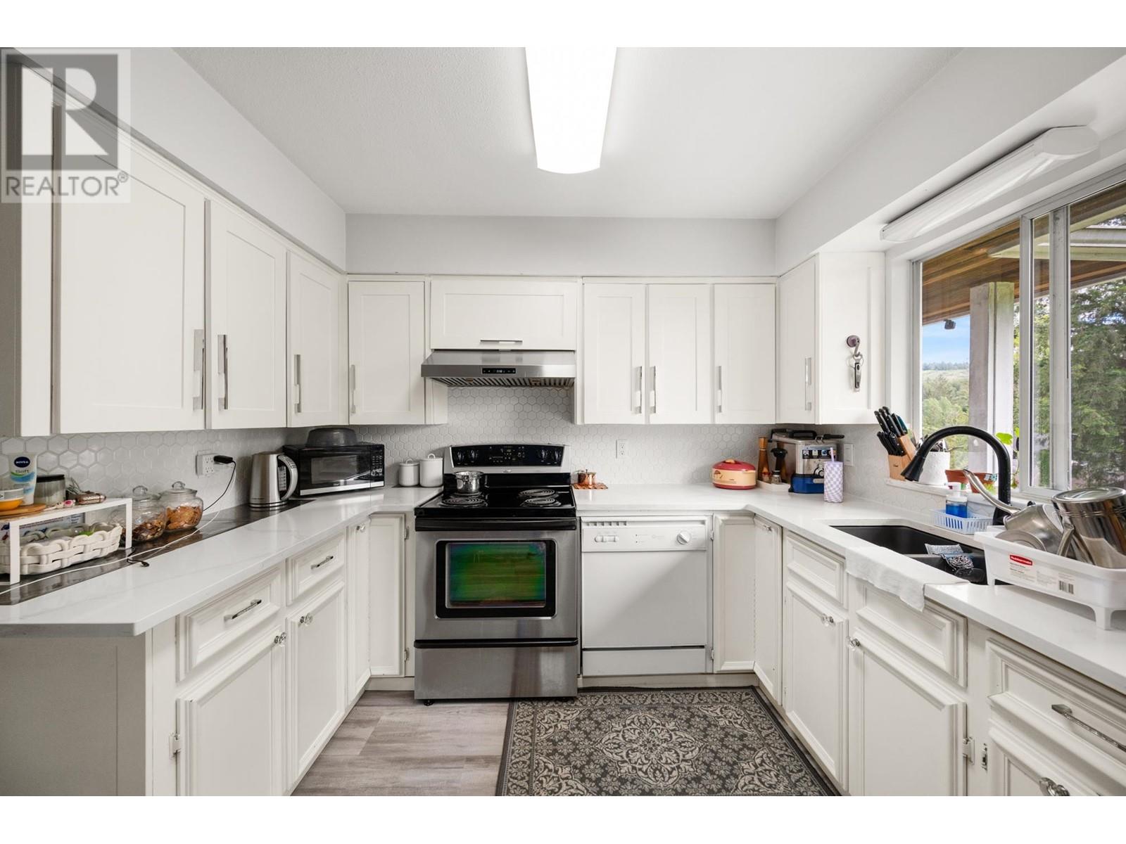 24221 110 Avenue, Maple Ridge, British Columbia  V2W 1H7 - Photo 11 - R2903863