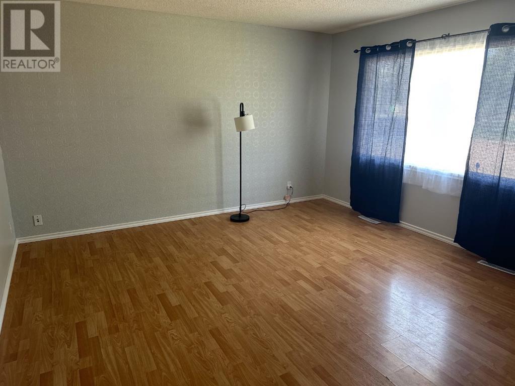 Property at 4817 48 Avenue image 2