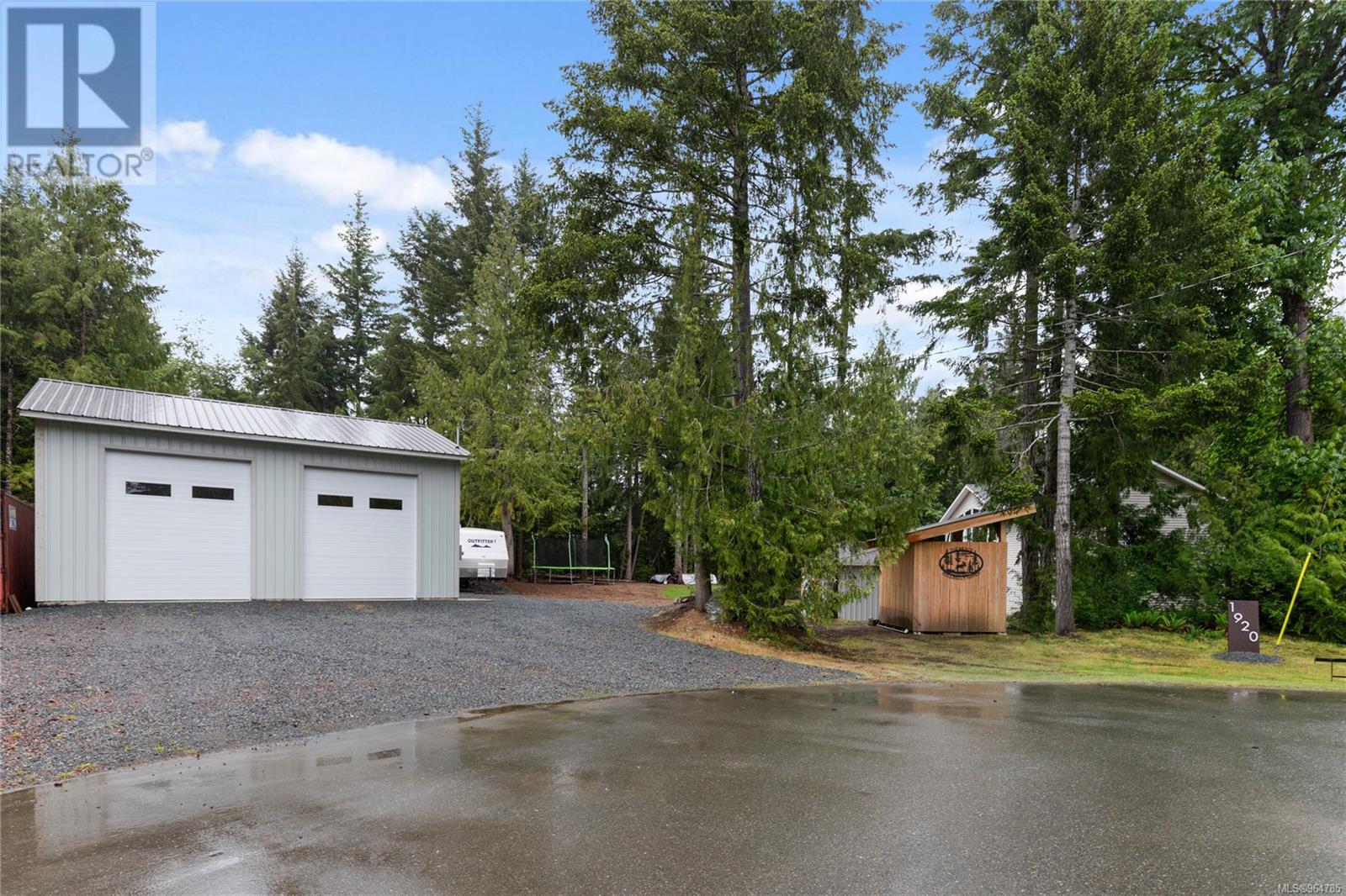 1920 Pierce Way, qualicum beach, British Columbia