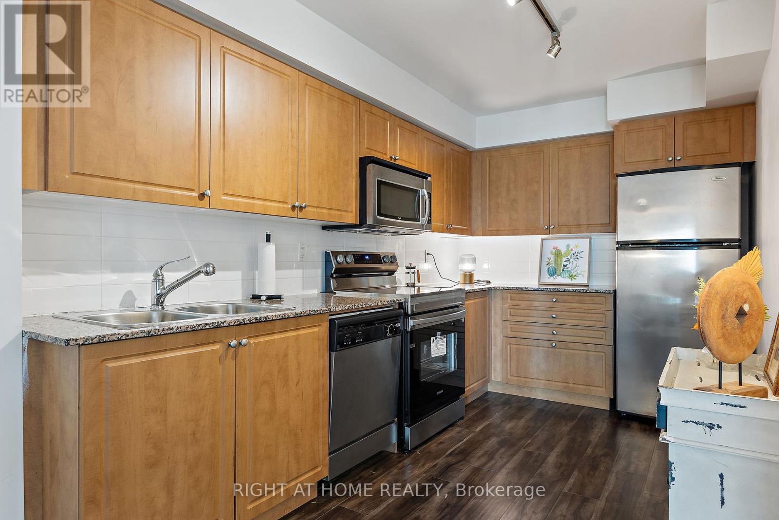 419 - 215 Fort York Boulevard, Toronto (Waterfront Communities), Ontario  M5V 4A2 - Photo 7 - C9031023