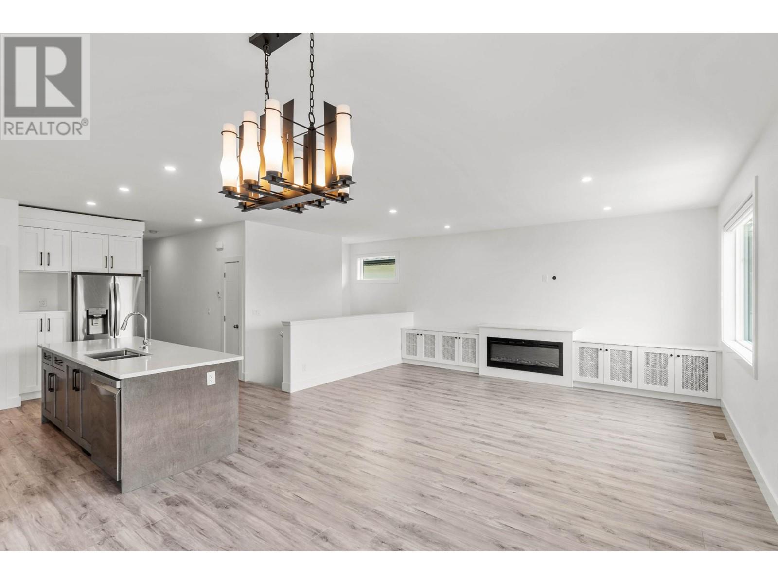 808 Crestline Street, Kamloops, British Columbia  V2B 5X3 - Photo 4 - 179718