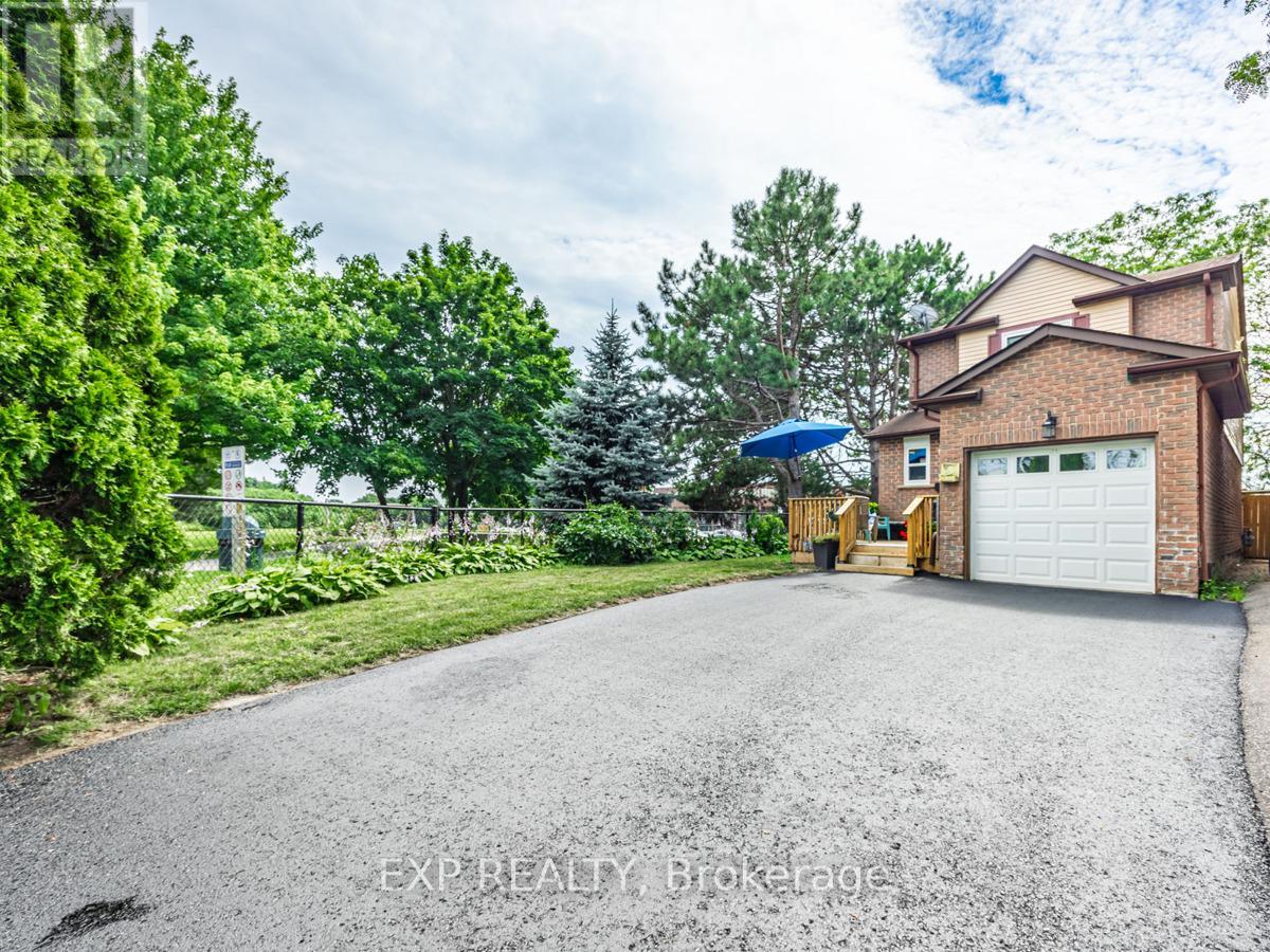 64 Greenfield Crescent, Whitby (Blue Grass Meadows), Ontario  L1N 7G3 - Photo 4 - E9031815