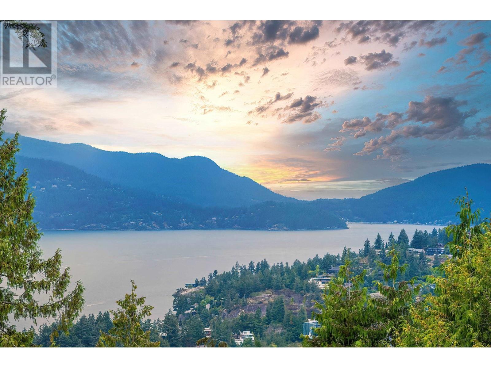 5343 MONTE BRE CRESCENT, west vancouver, British Columbia V7W3A7