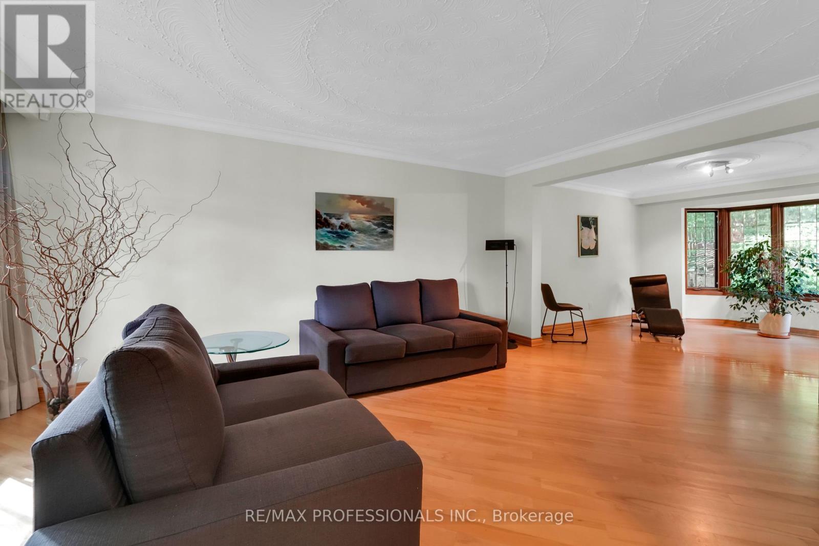 33 Bonnyview Drive, Toronto (Stonegate-Queensway), Ontario  M8Y 3G7 - Photo 4 - W9032298